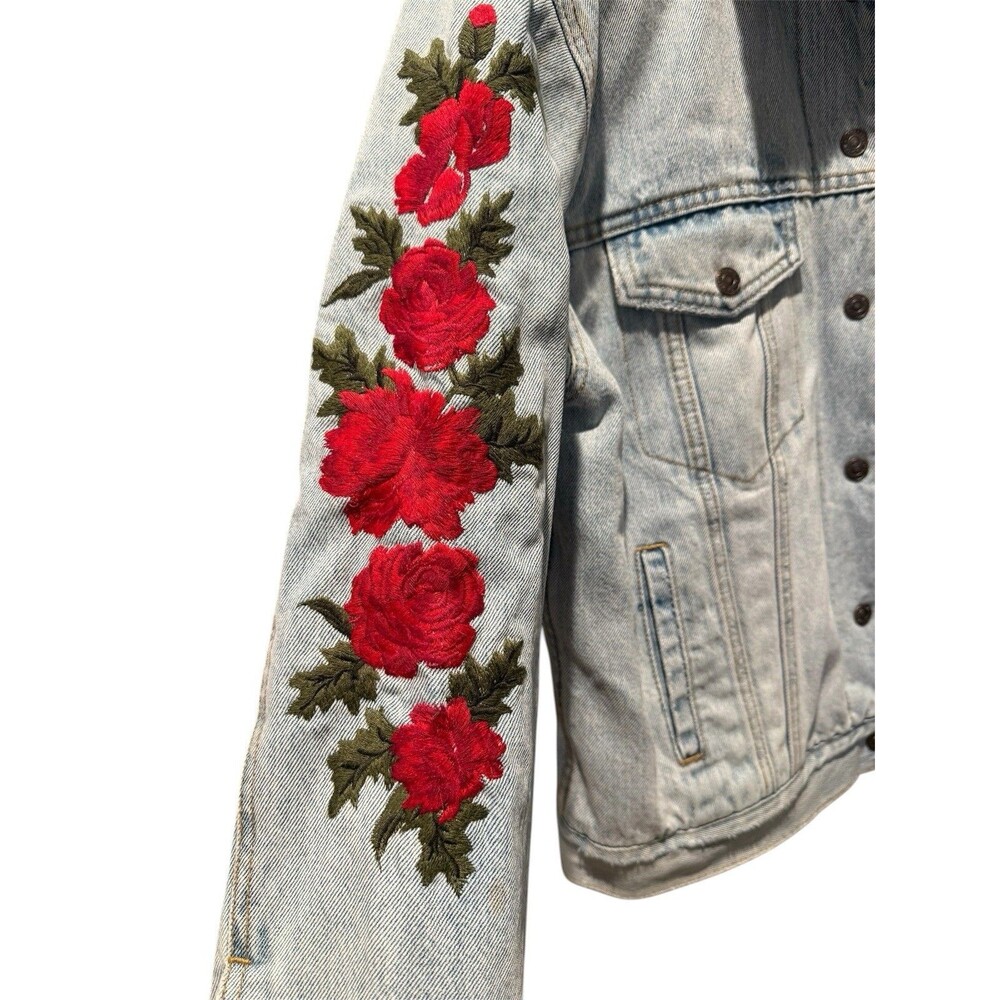 Levi’s Sherpa Lined Embroidered Denim Jacket  Blue 90s Trucker Rose size Large - Picture 5 of 8